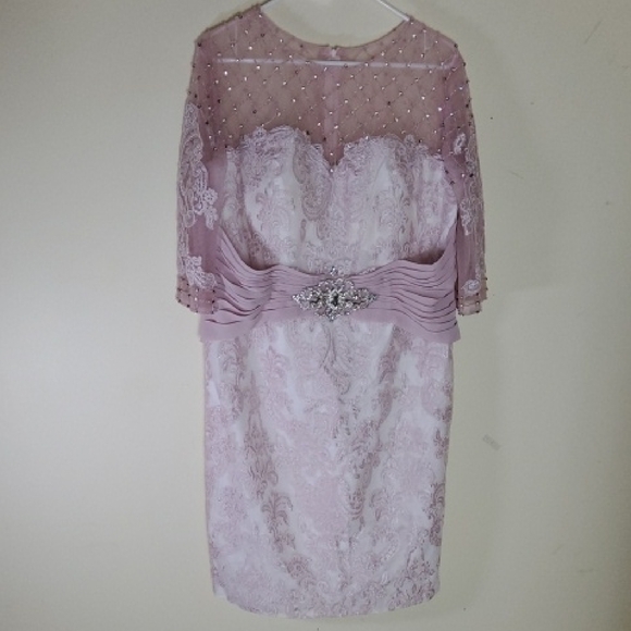 not known Dresses & Skirts - Elegant Lace Dress with Beaded Details Missing Brand & Size Tag Pit-pit 21"